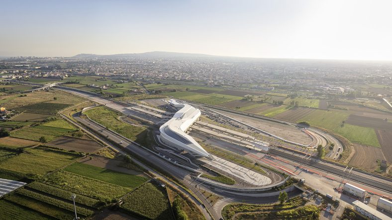 Aristektur Stasiun dan Bandara